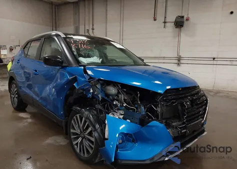 2023 Nissan Kicks Sv Xtronic Cvt z USA, uszkodzony, nr VIN 3N1CP5CV8PL574925